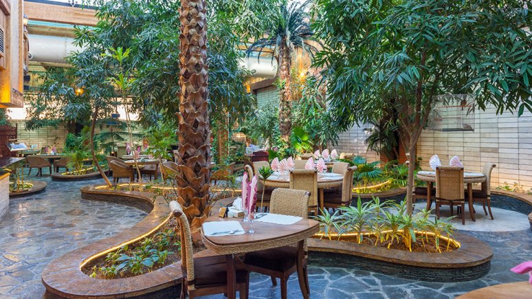رستوران برکه هتل درویشی مشهد